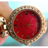 Relógio feminino quartzo redondo com strass - catraca dourada mostrador vermelho